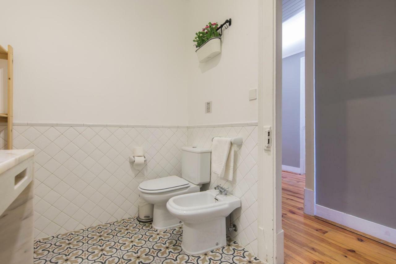 Trendy & Lightfull Apartment Lisbona Esterno foto
