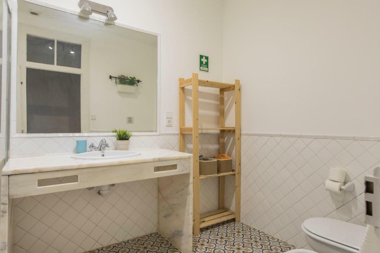 Trendy & Lightfull Apartment Lisbona Esterno foto