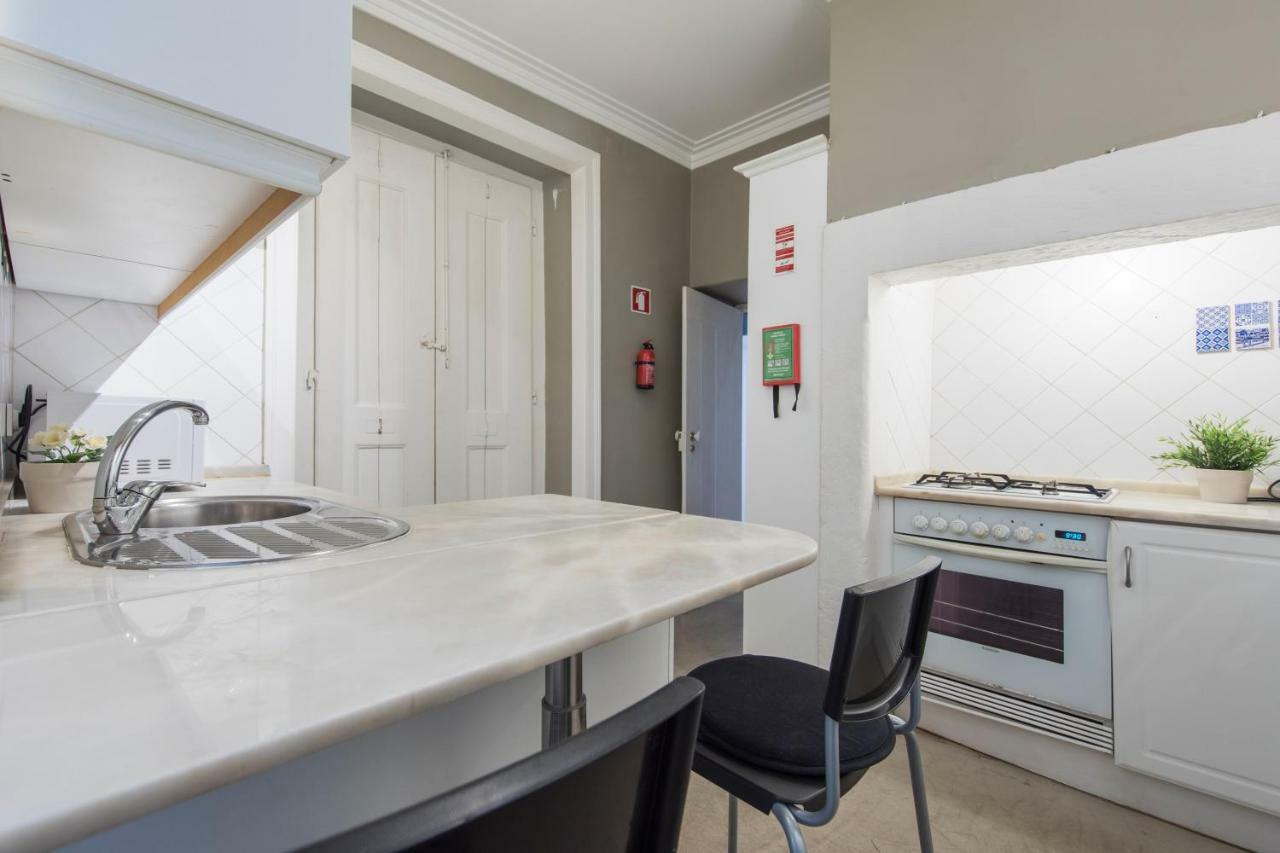 Trendy & Lightfull Apartment Lisbona Esterno foto